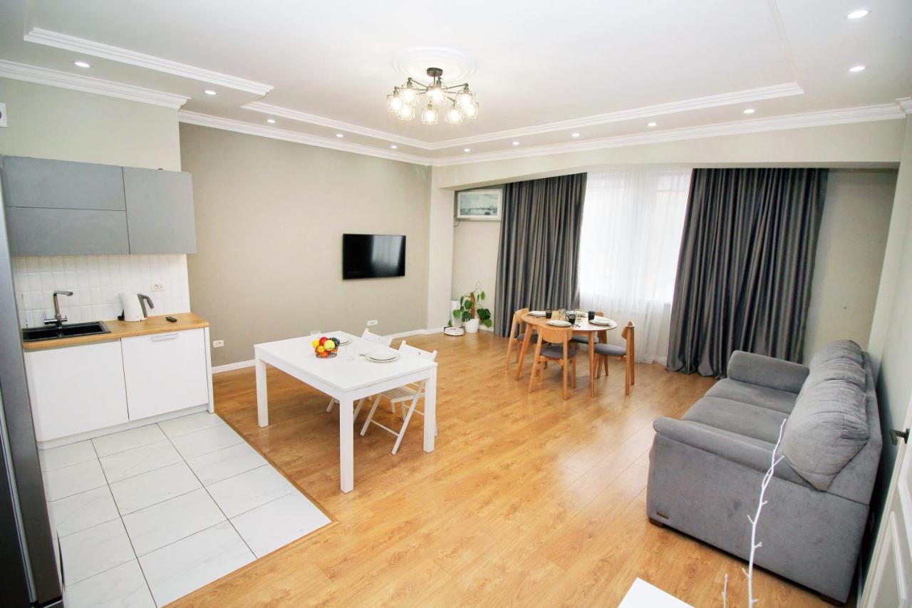Perfect Spacious Apartment 356 Almatý Exterior foto